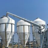 2025.3.21幡野ファーム、農場の風景　餌タンク